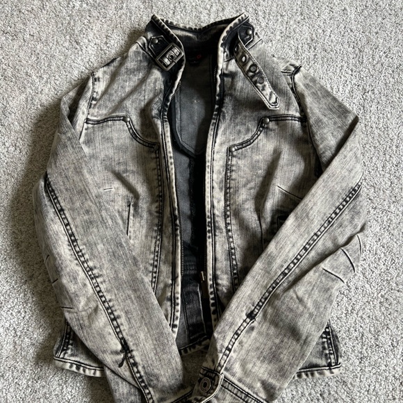 Jean Jacket - Picture 5 of 7